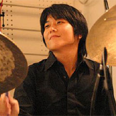 海野俊輔 (Drums)